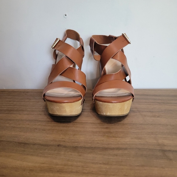 Fergalicious 8.5 brown wedges - Picture 3 of 10